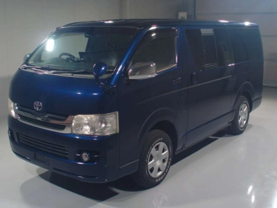 TOYOTA REGIUS VAN