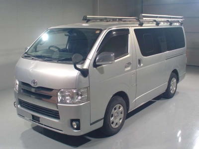 TOYOTA REGIUS VAN
