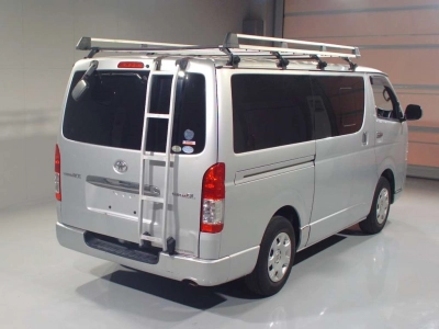 TOYOTA REGIUS VAN