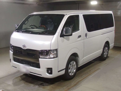 TOYOTA HIACE VAN