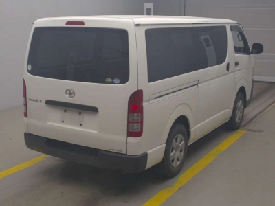 TOYOTA REGIUS VAN