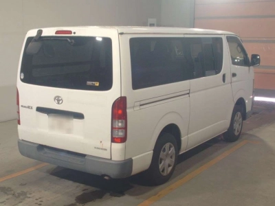 TOYOTA REGIUS VAN