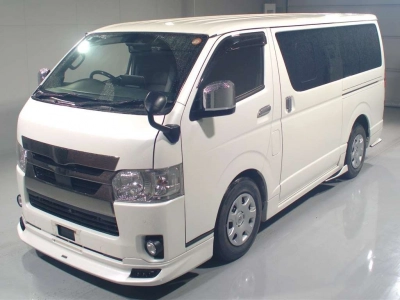 TOYOTA HIACE VAN