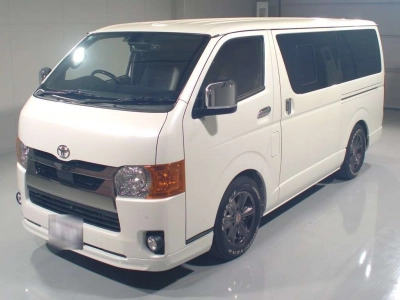 TOYOTA HIACE VAN