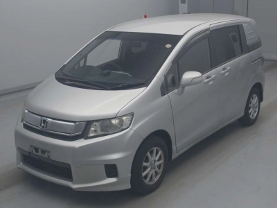 HONDA FREED SPIKE