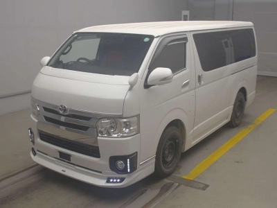 TOYOTA REGIUS VAN