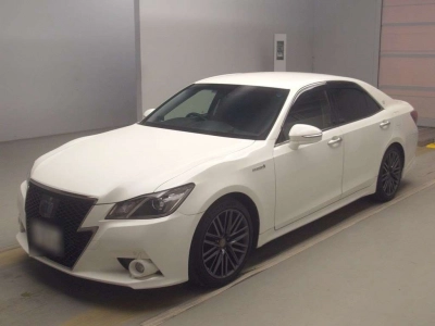 TOYOTA CROWN HYBRID