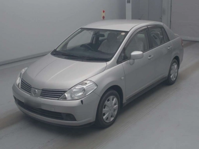 NISSAN TIIDA LATIO