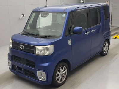 TOYOTA PIXIS MEGA