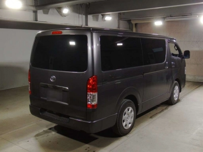 TOYOTA REGIUS VAN