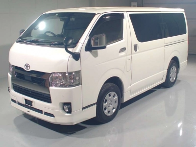 TOYOTA HIACE VAN