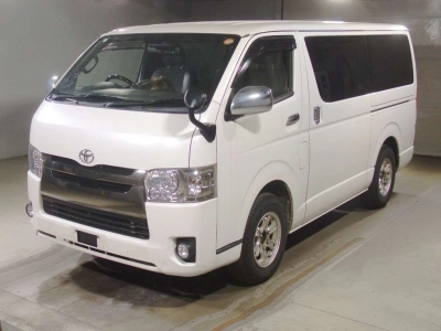 TOYOTA HIACE VAN