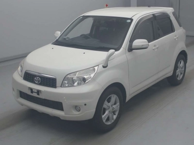 TOYOTA RUSH
