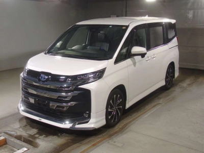TOYOTA NOAH