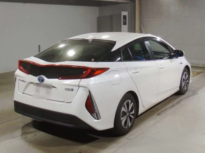 TOYOTA PRIUS PHV