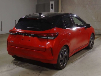 NISSAN AURA