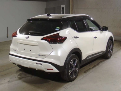 NISSAN KICKS