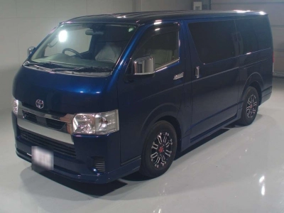 TOYOTA HIACE VAN