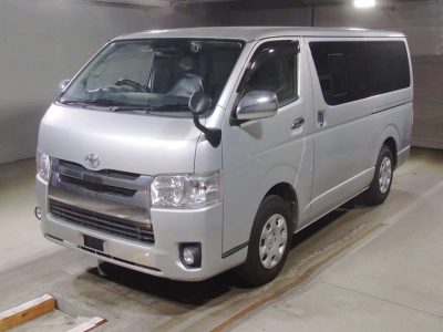 TOYOTA REGIUS VAN