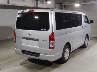TOYOTA REGIUS VAN