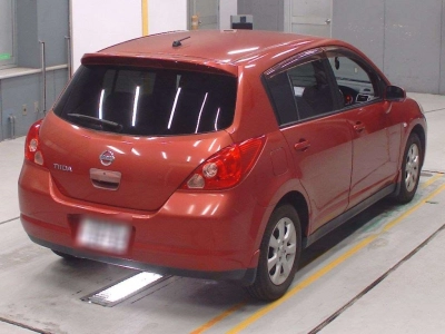NISSAN TIIDA