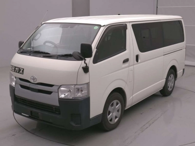 TOYOTA REGIUS VAN