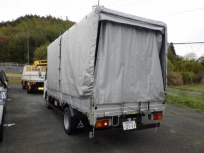 MITSUBISHI CANTER