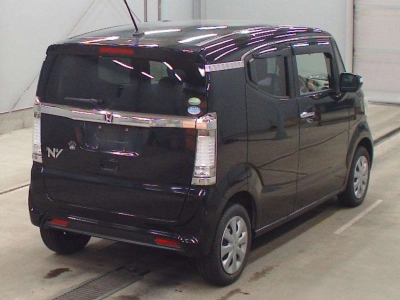 HONDA N-BOX SLASH