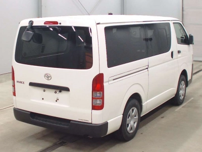 TOYOTA HIACE VAN