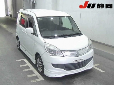 MITSUBISHI DELICA D:2