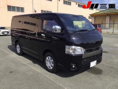 TOYOTA HIACE VAN