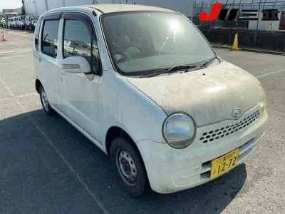 DAIHATSU MOVE LATTE