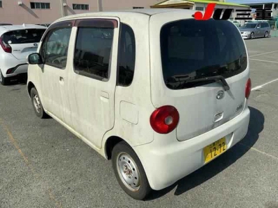 DAIHATSU MOVE LATTE