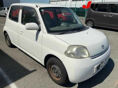 DAIHATSU ESSE