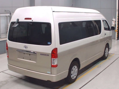TOYOTA HIACE WAGON