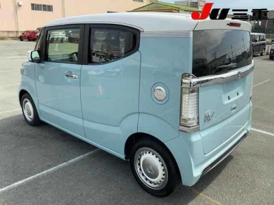 HONDA N-BOX SLASH