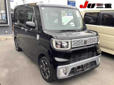 DAIHATSU WAKE