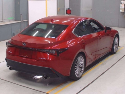 LEXUS IS