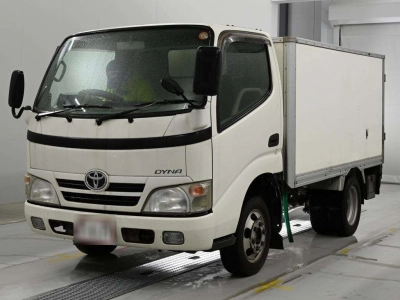 TOYOTA DYNA TRUCK