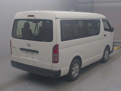TOYOTA HIACE WAGON