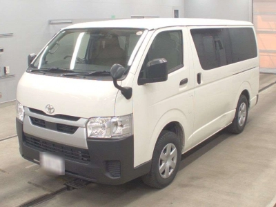 TOYOTA HIACE VAN