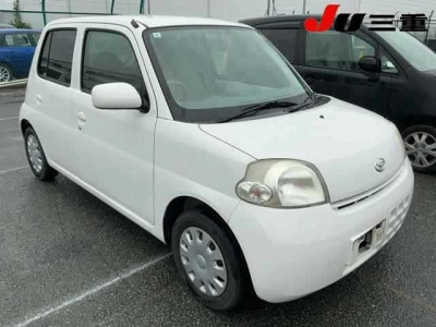 DAIHATSU ESSE