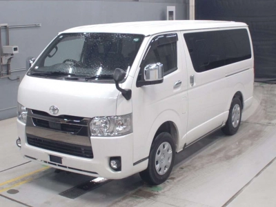 TOYOTA HIACE VAN
