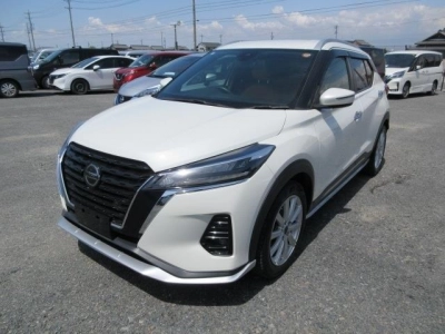NISSAN KICKS