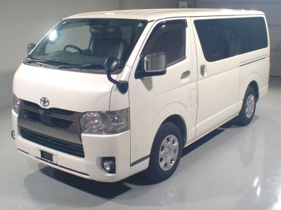 TOYOTA HIACE VAN