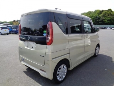 NISSAN ROOX