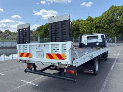 MITSUBISHI CANTER
