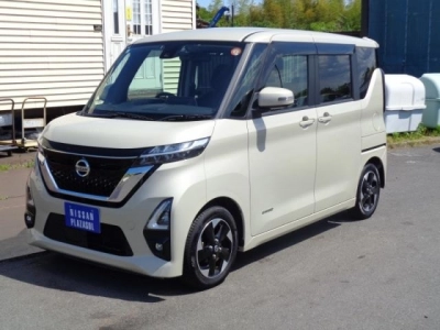 NISSAN ROOX