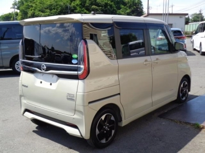 NISSAN ROOX