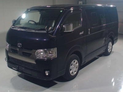 TOYOTA HIACE VAN